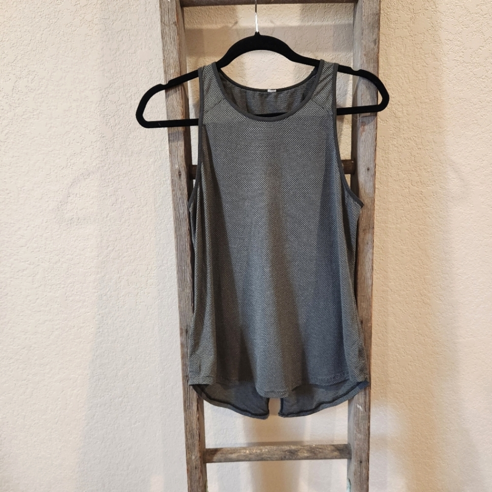 Lululemon Women's Green Racerback Tank Top- Size Small